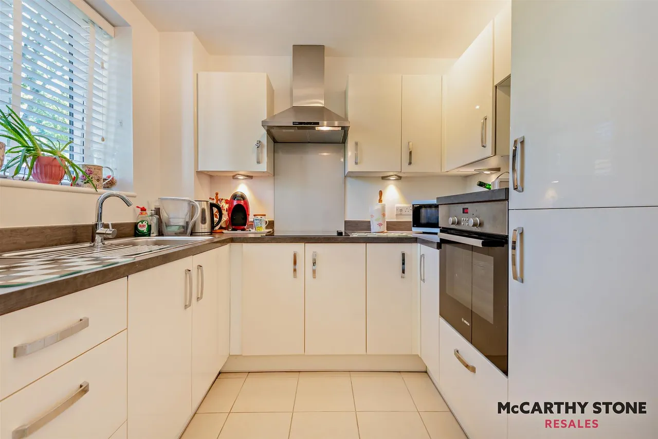 Hart Close, Wilton, SP2, photo 6
