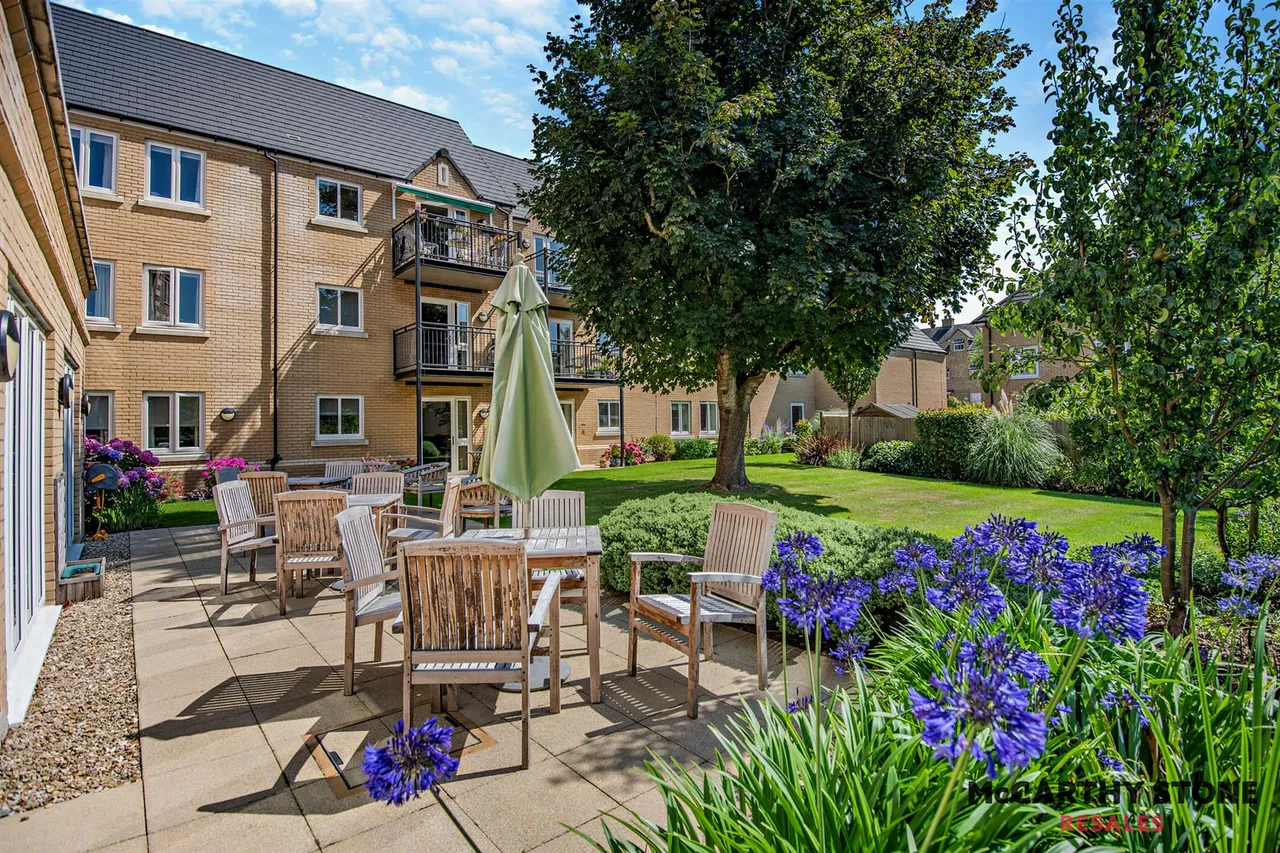 1 bed flat for sale, Hart Close, Wilton, SP2