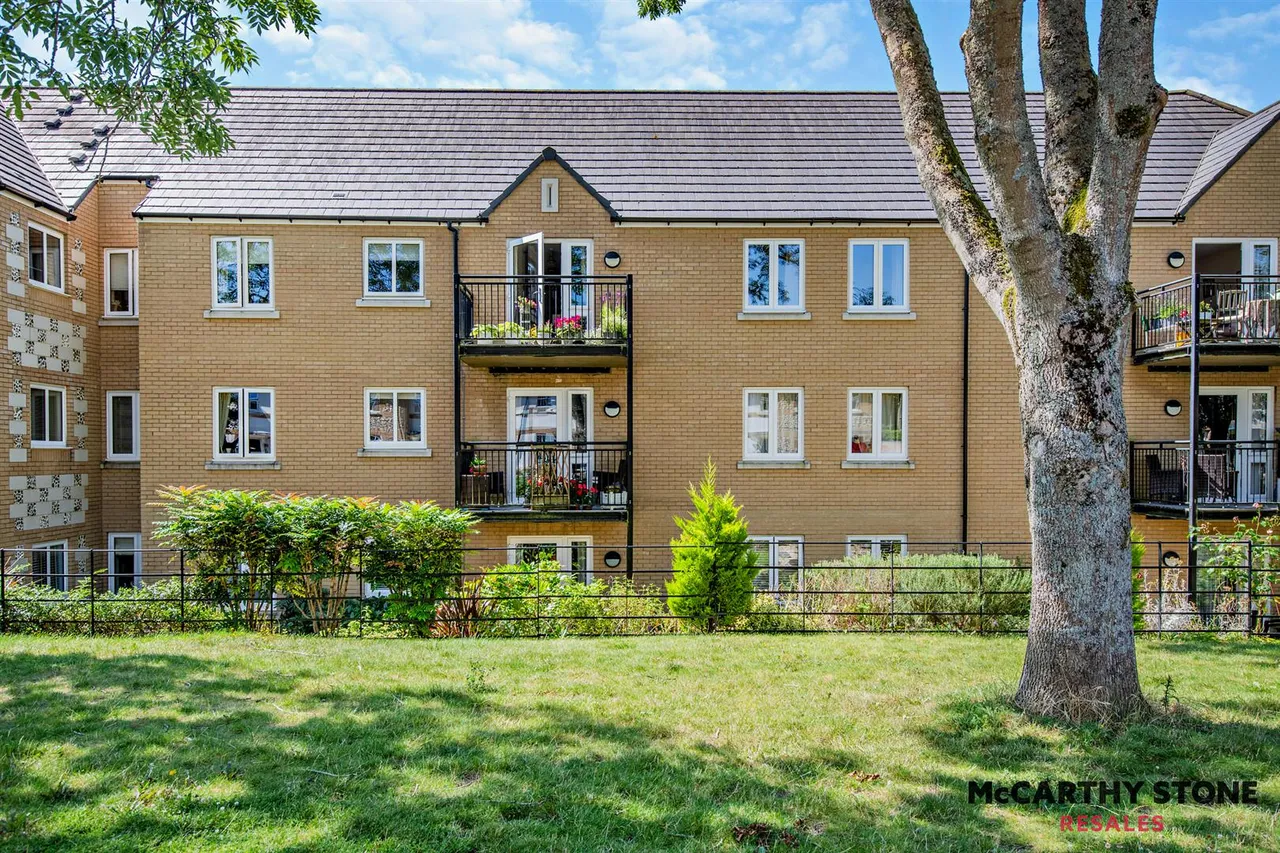 Hart Close, Wilton, SP2, photo 29