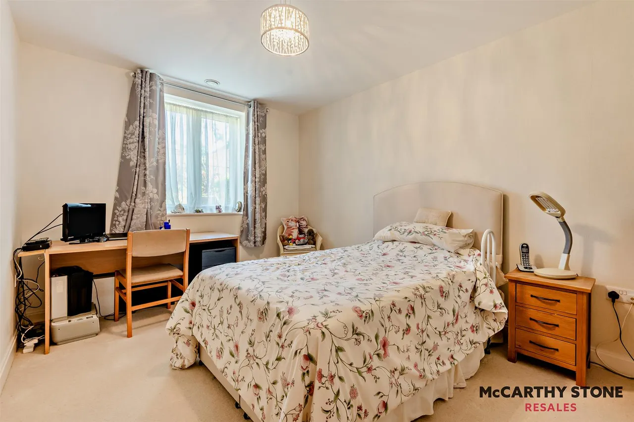 Hart Close, Wilton, SP2, photo 7