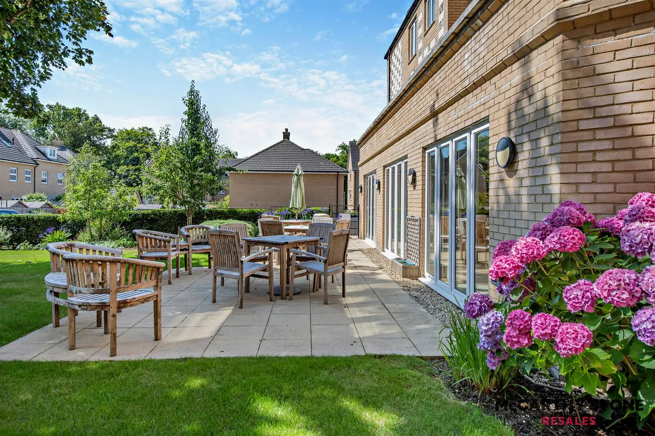 Hart Close, Wilton, SP2, photo 24