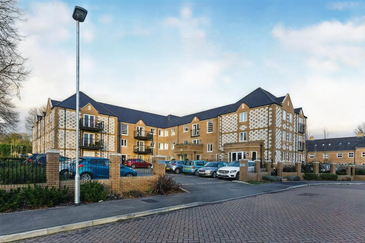 Hart Close, Wilton, SP2, photo 19