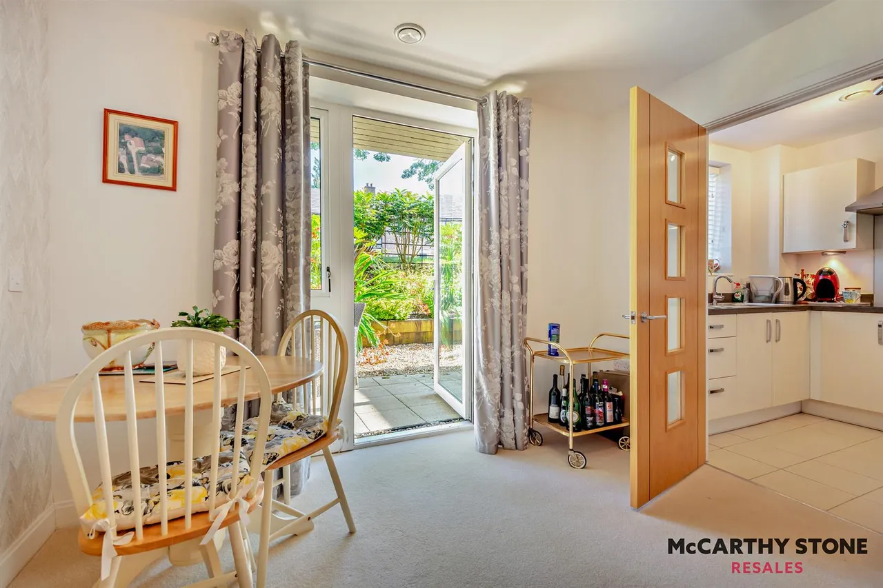 Hart Close, Wilton, SP2, photo 5