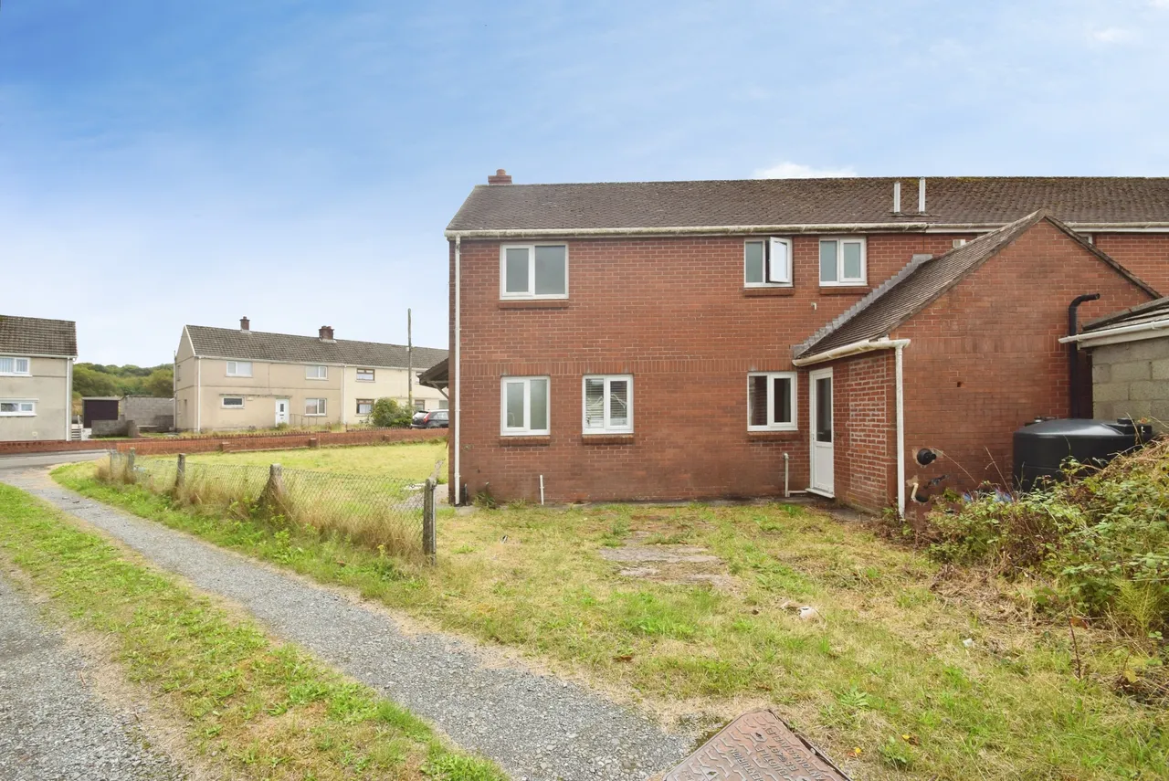 Bron Gwendraeth, Kidwelly, SA17, photo 3