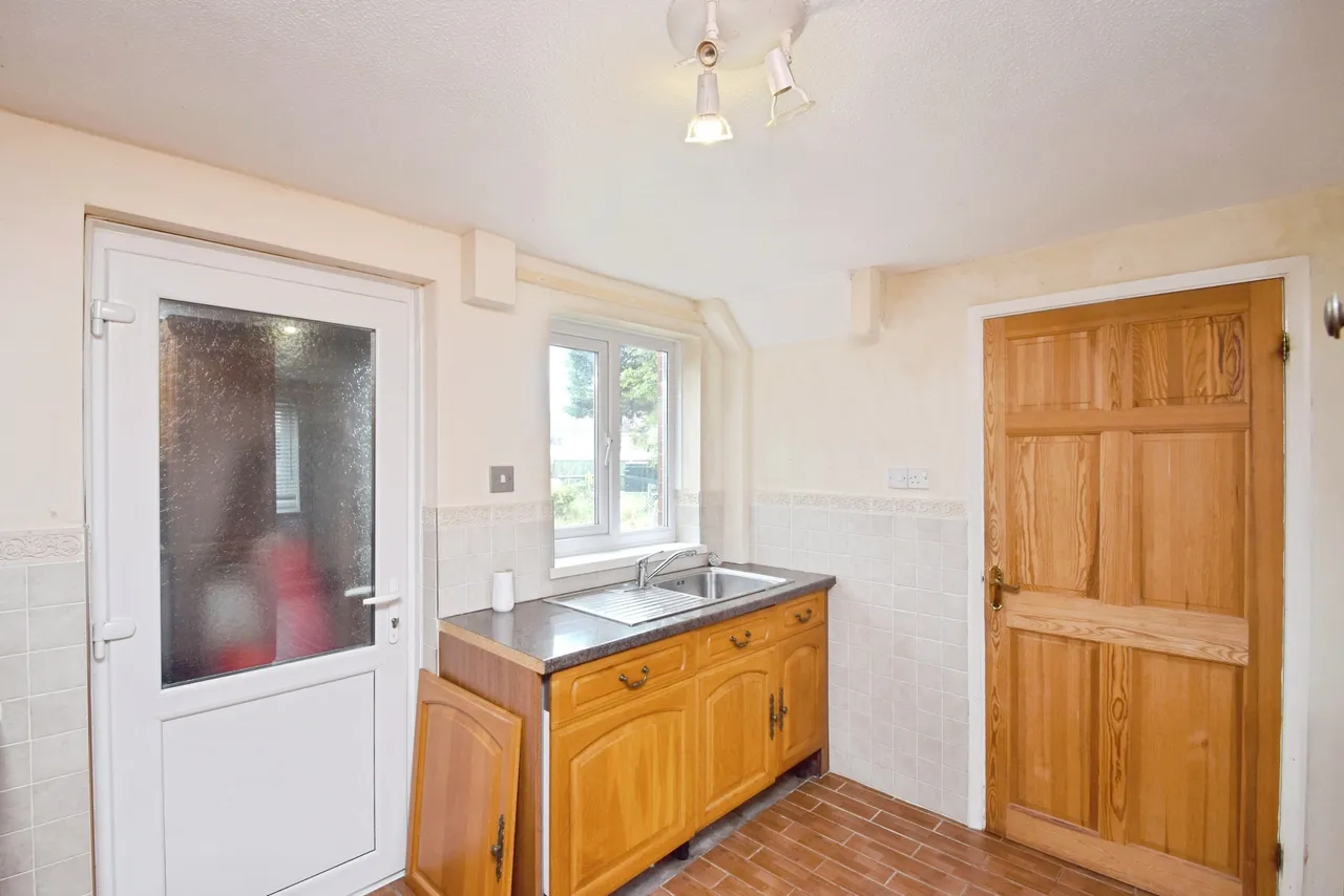 Bron Gwendraeth, Kidwelly, SA17, photo 13