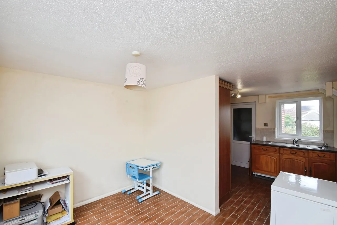 Bron Gwendraeth, Kidwelly, SA17, photo 17