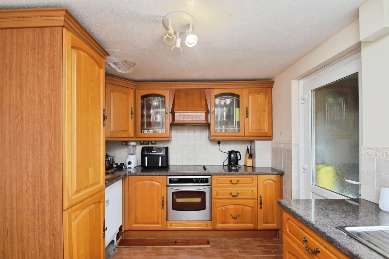 Bron Gwendraeth, Kidwelly, SA17, photo 12