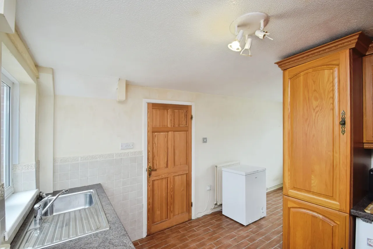 Bron Gwendraeth, Kidwelly, SA17, photo 16
