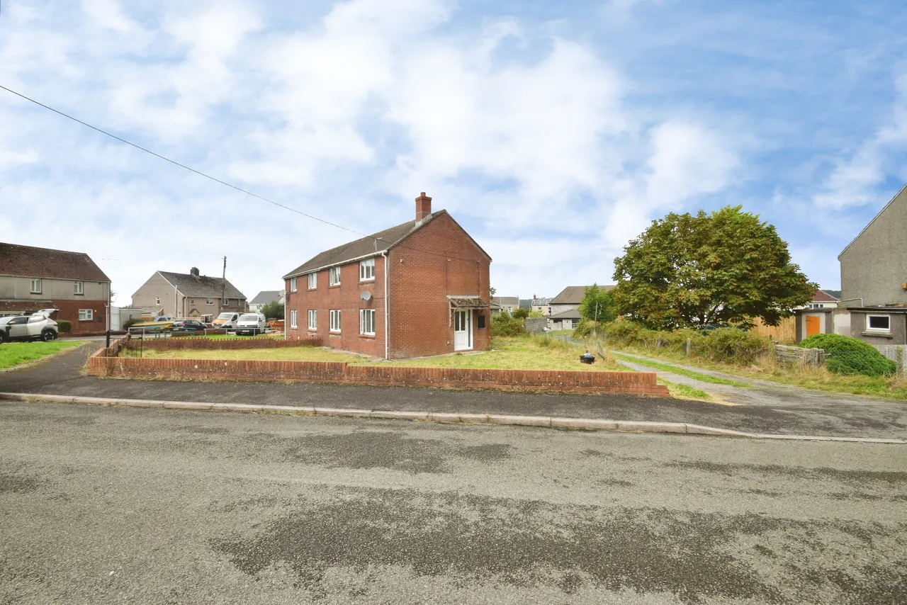 Bron Gwendraeth, Kidwelly, SA17, photo 38