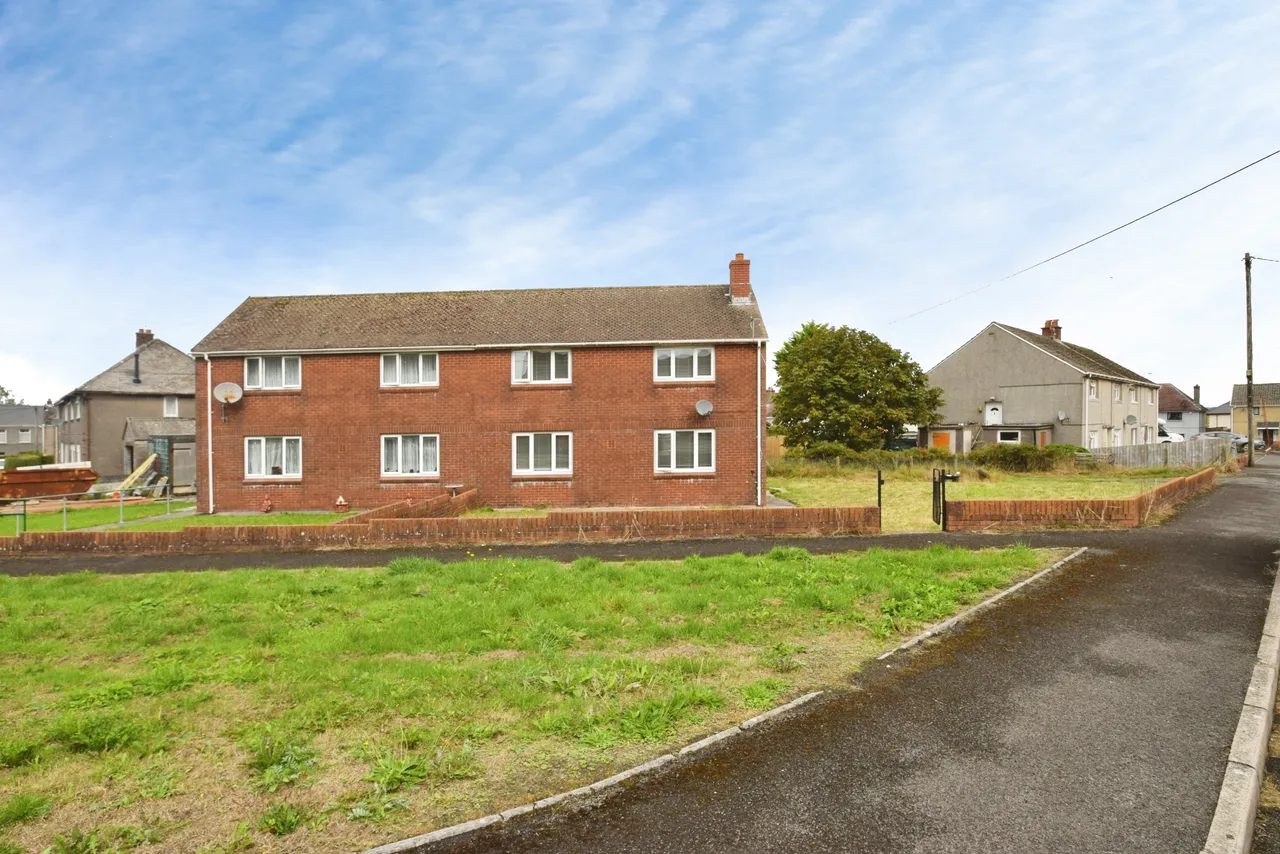 Bron Gwendraeth, Kidwelly, SA17, photo 41