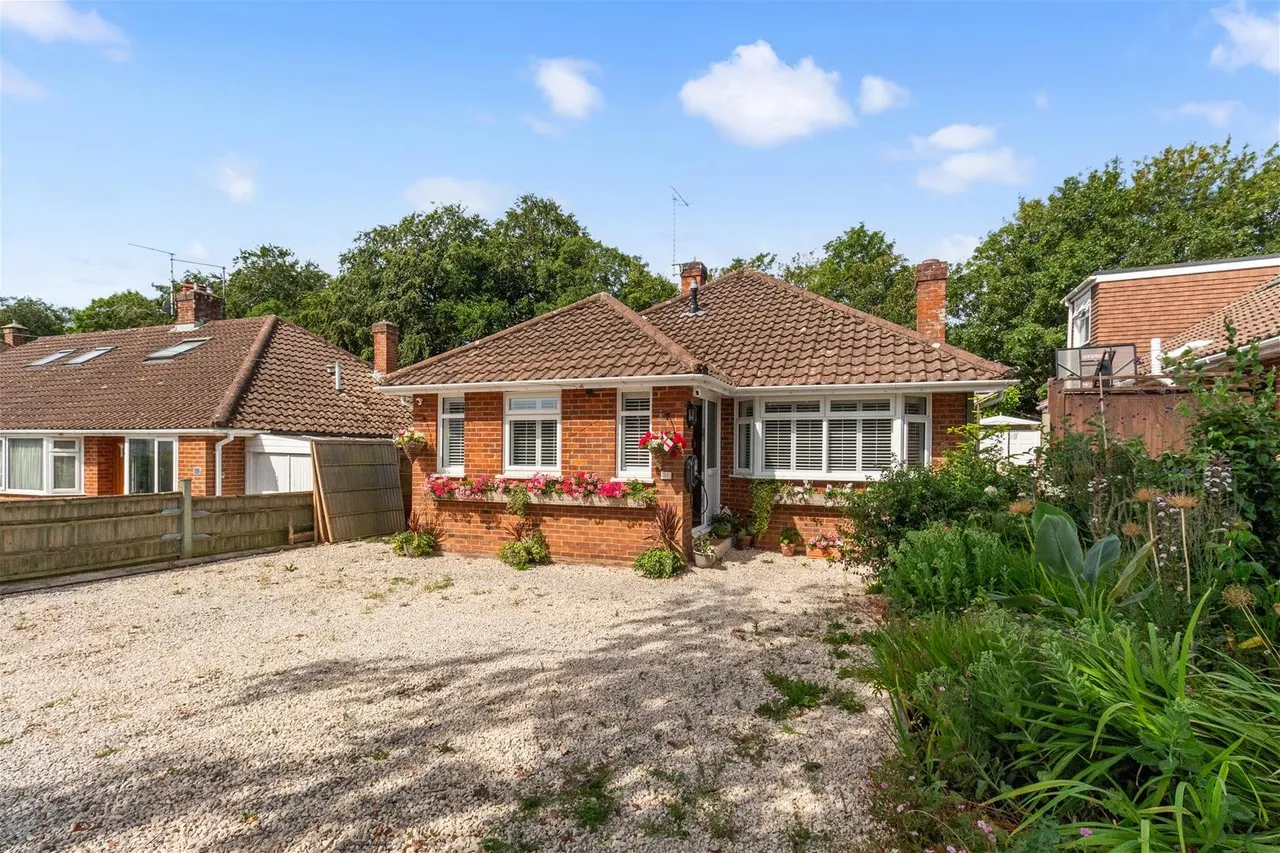 3 bed house for sale — Beeches Avenue, Worthing