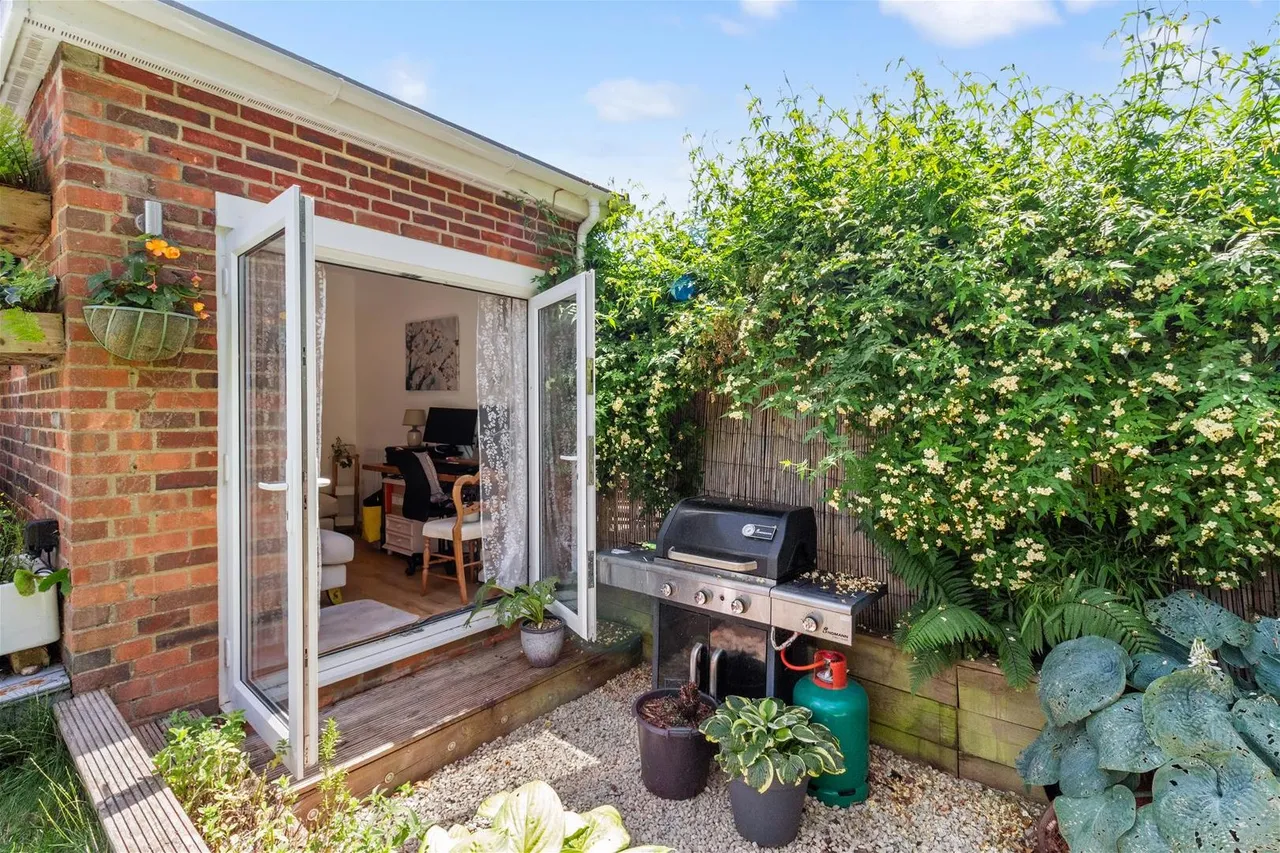 Beeches Avenue, Worthing, photo 11