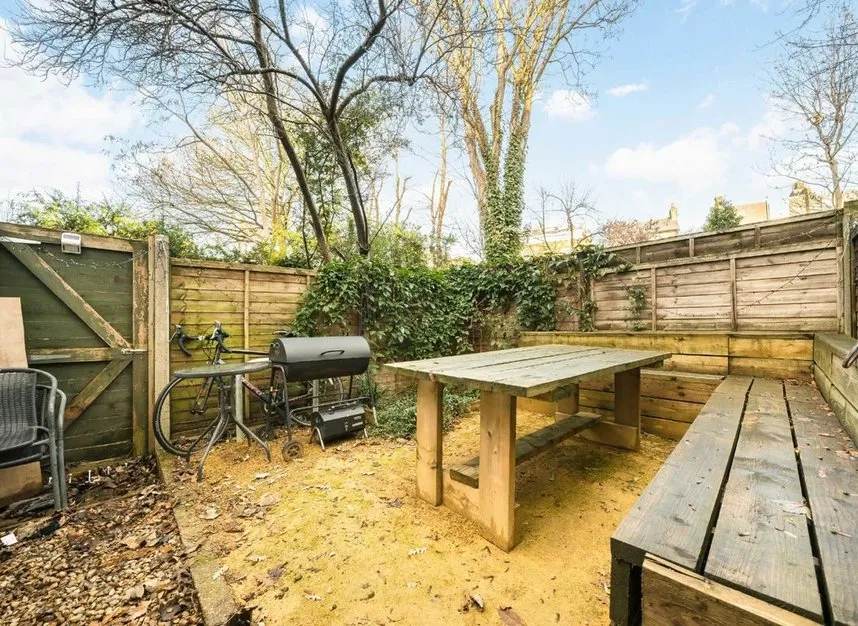 North Side Wandsworth Common, Wandsworth, SW18, photo 6
