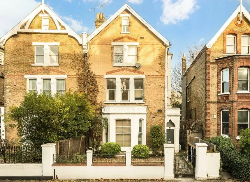 flat for sale — North Side Wandsworth Common, Wandsworth, SW18