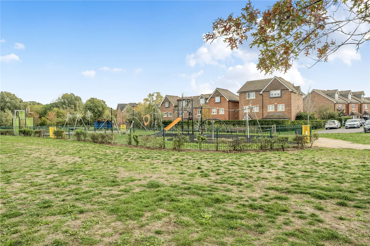 Elm Drive, Woodley, RG5, photo 10