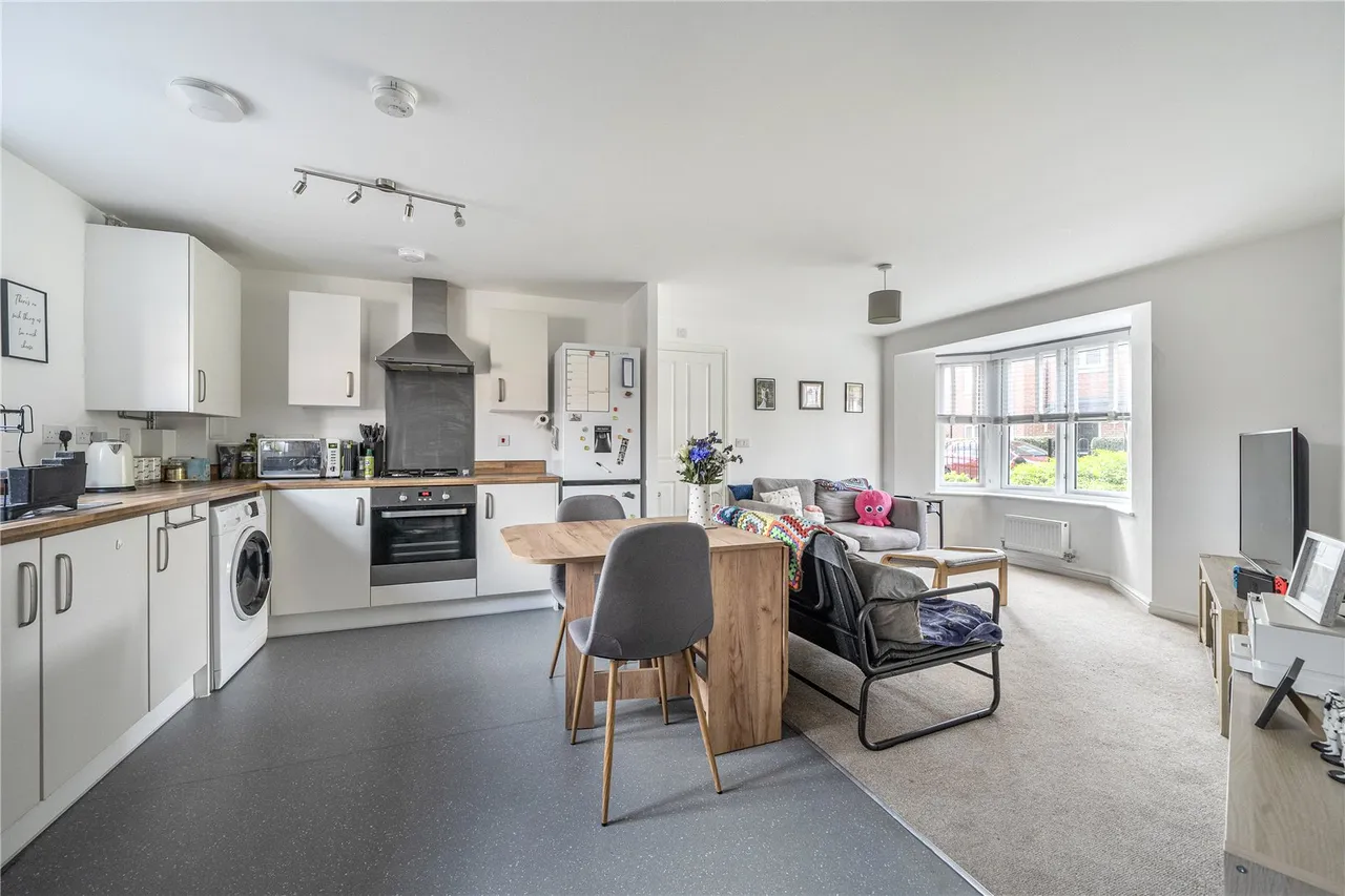 Elm Drive, Woodley, RG5, photo 2