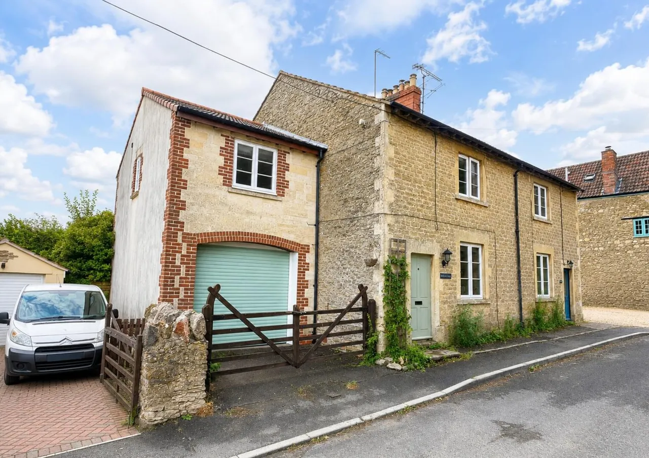 3 bed house for sale — Lower Street Buckland Dinham, Frome BA11 2QN