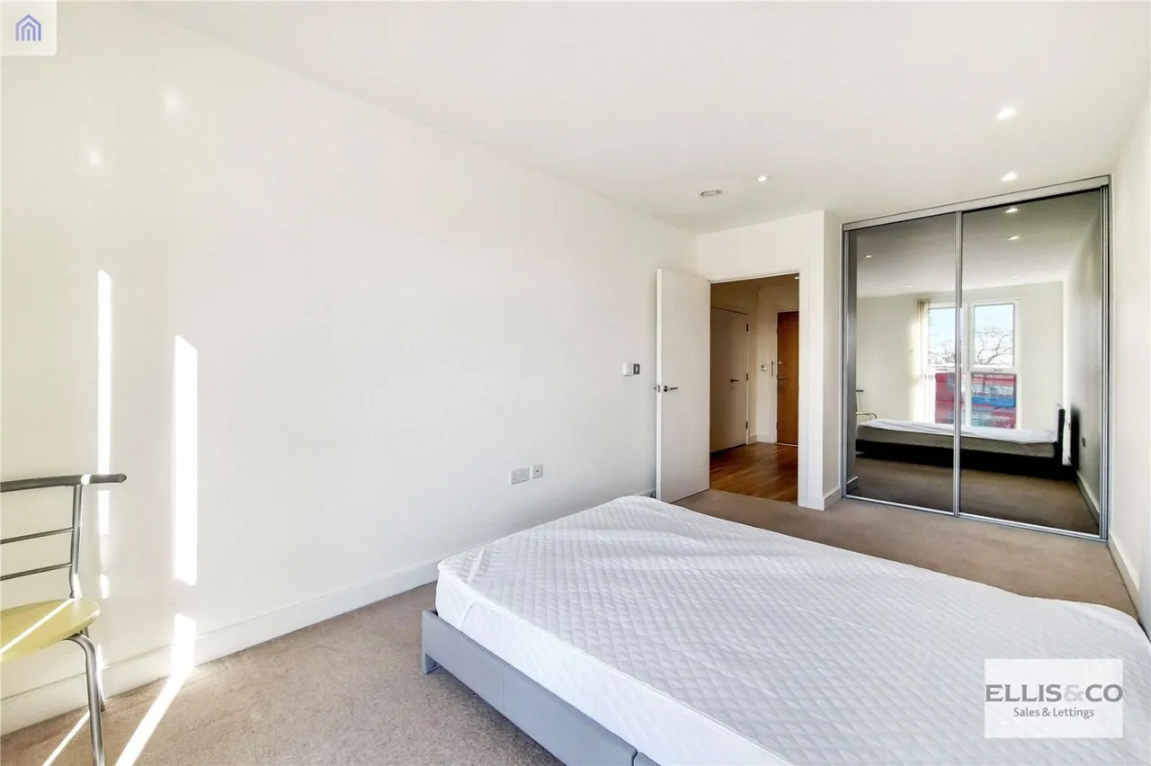 Hatton Road, Wembley, HA0, photo 3