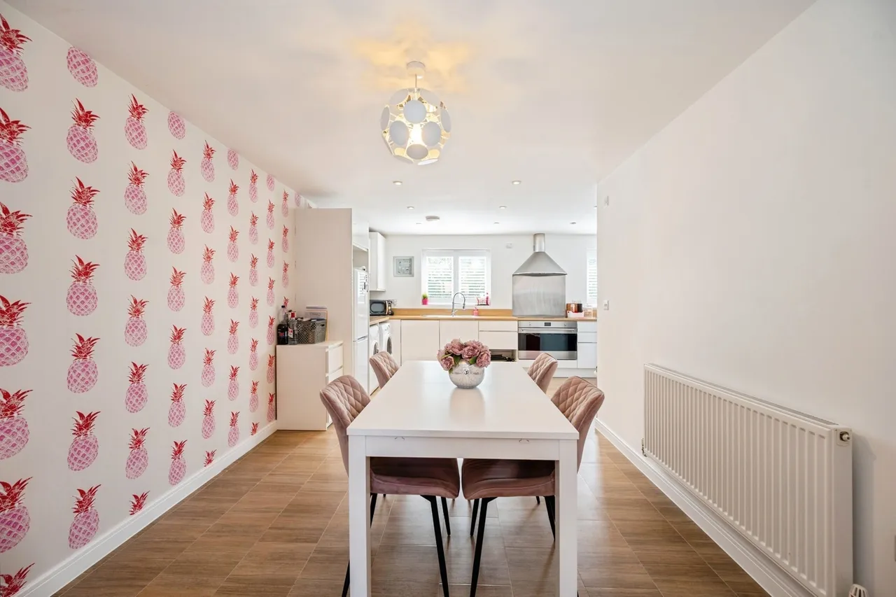 St. Benedict Road, Hayling Island, PO11, photo 5