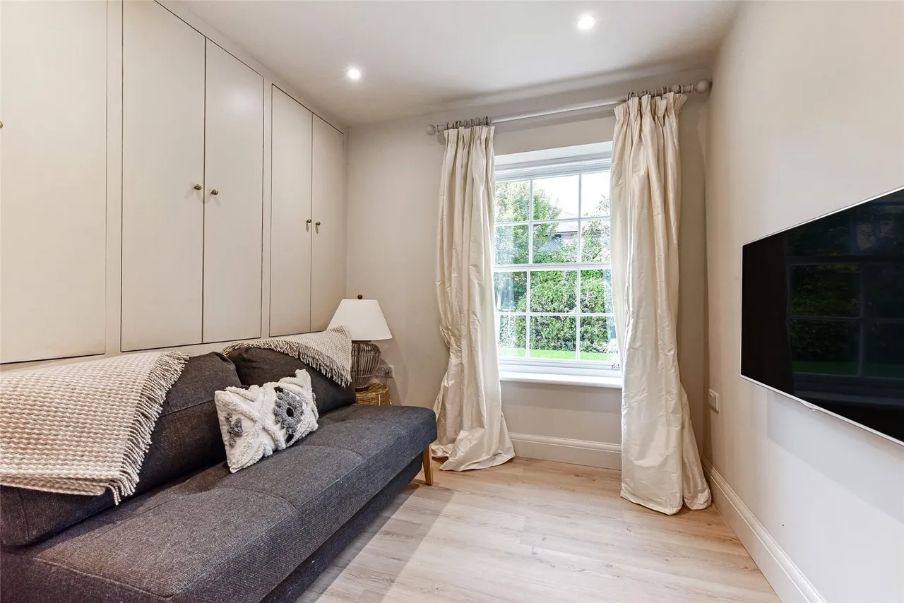 Chestnut Avenue, Chichester, PO19, photo 11