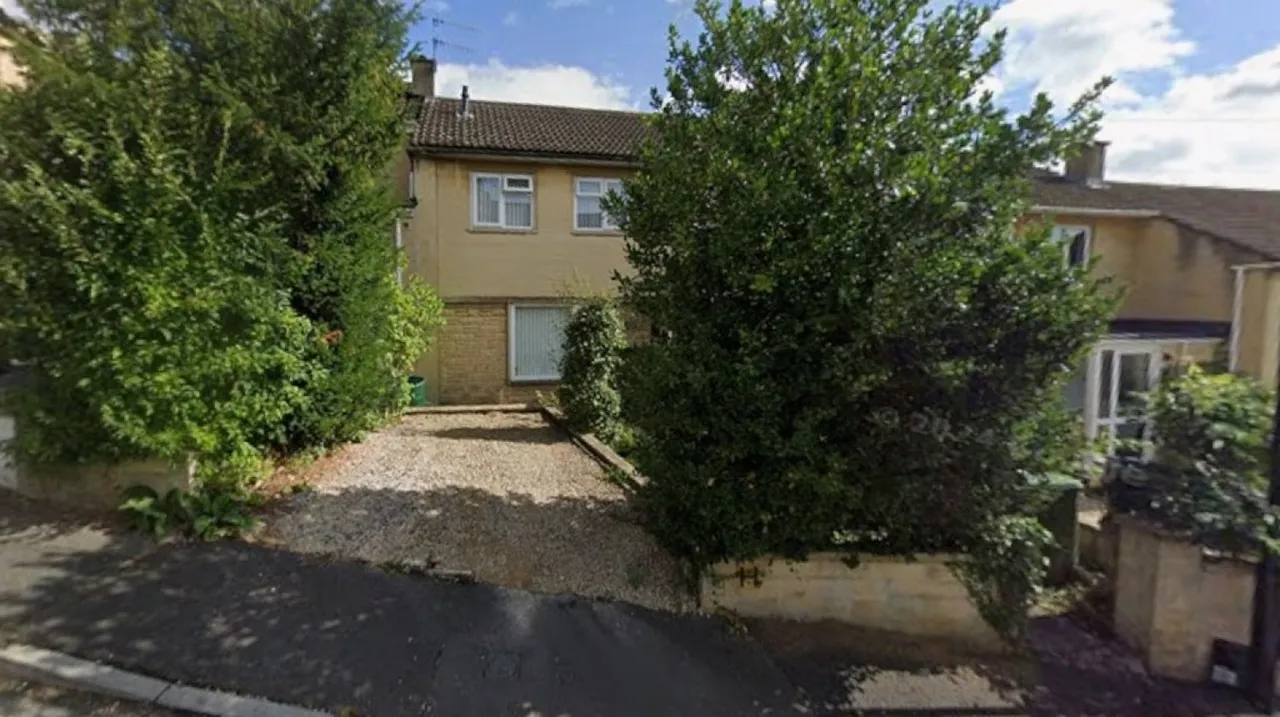 property to rent — Parking Space, Upper East Hayes