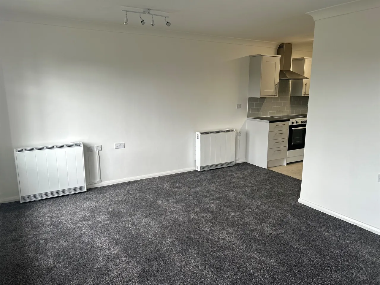 Ashley Court, Hatfield, photo 2