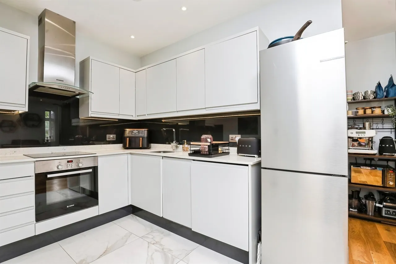 Syresham Gardens, Haywards Heath, photo 6