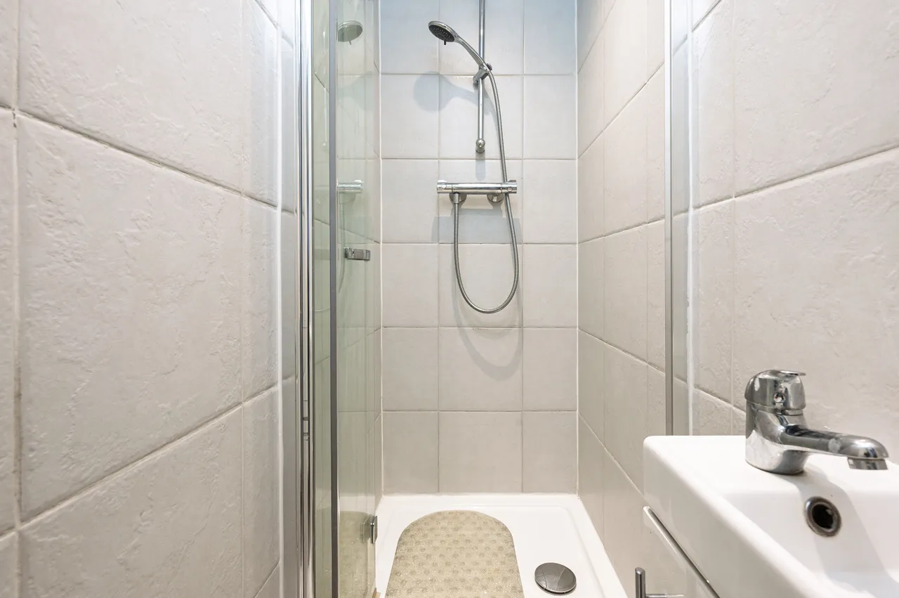 Flat 30 Thornbury, Prince of Wales Close, London, photo 6