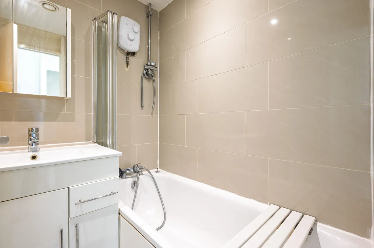 Flat 30 Thornbury, Prince of Wales Close, London, photo 5