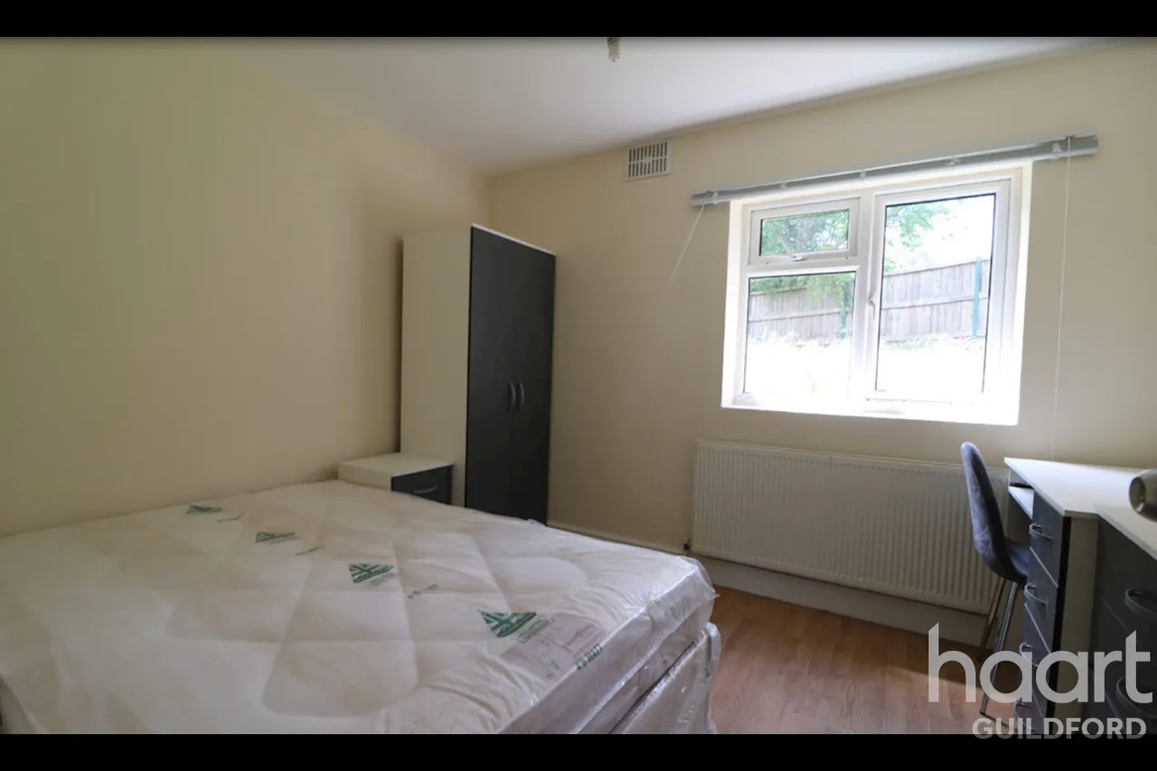 1 bed house to rent, Downing Avenue, GU2