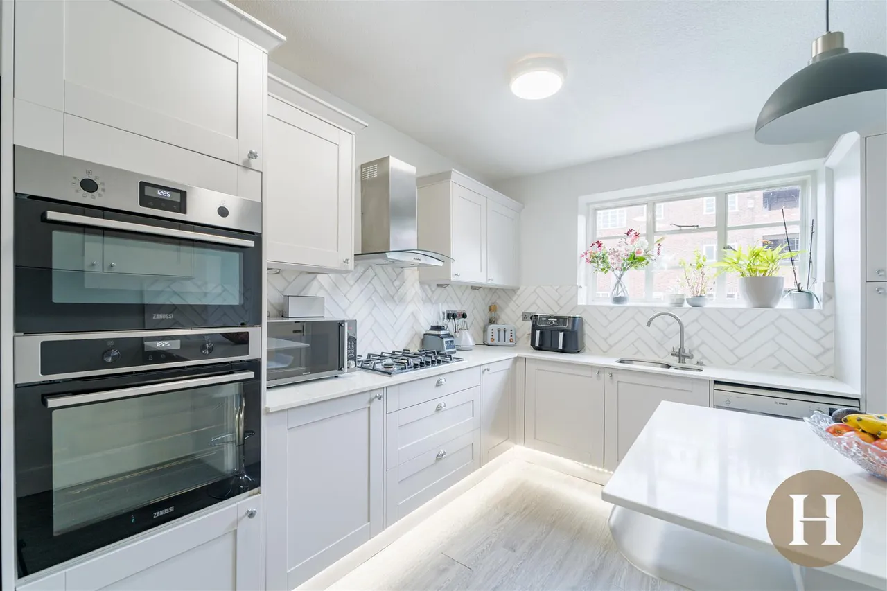 Viceroy Close, Birmingham, B5, photo 9