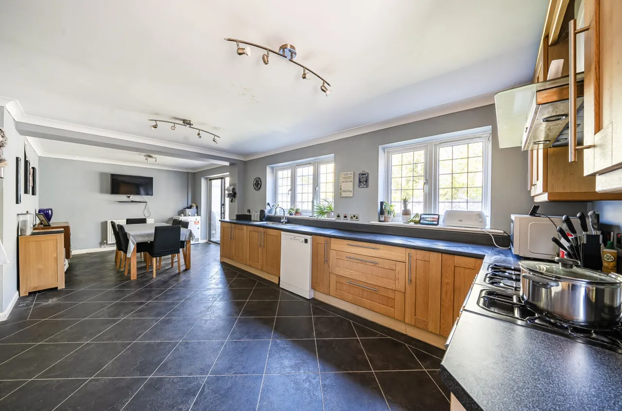 Silver Birch Drive, Middleton-On-Sea, PO22, photo 5