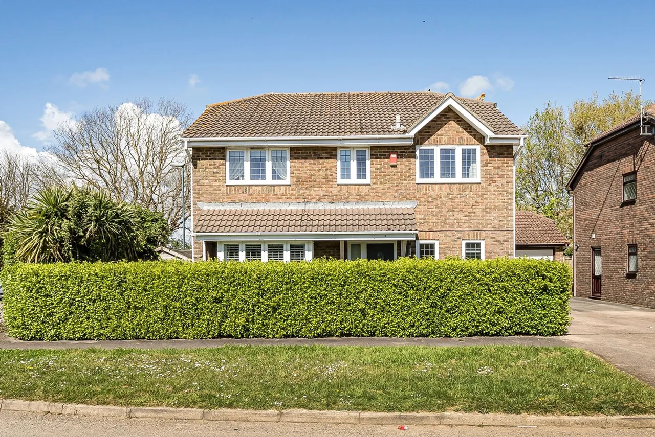 Silver Birch Drive, Middleton-On-Sea, PO22, photo 23
