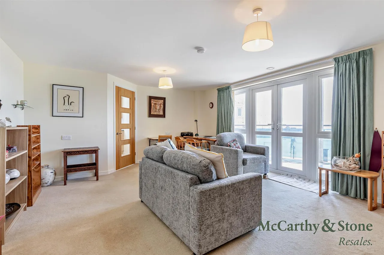 Picton Avenue, Porthcawl, CF36, photo 7