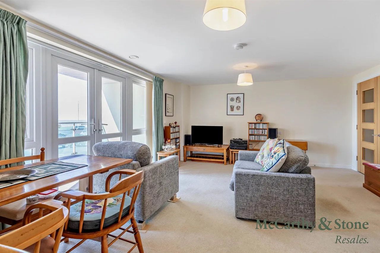 Picton Avenue, Porthcawl, CF36, photo 5
