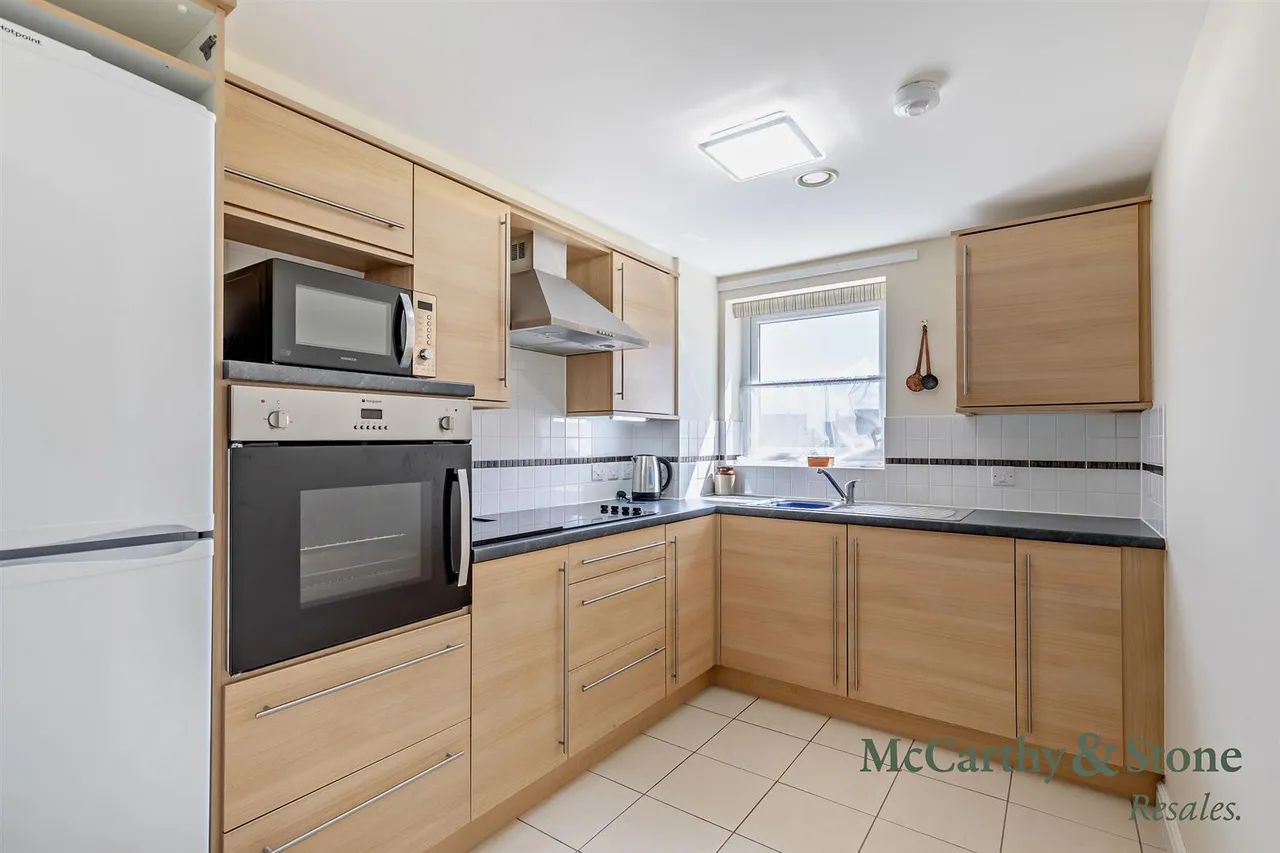Picton Avenue, Porthcawl, CF36, photo 3