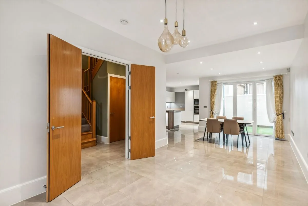 Pembridge Road, London, W11, photo 3