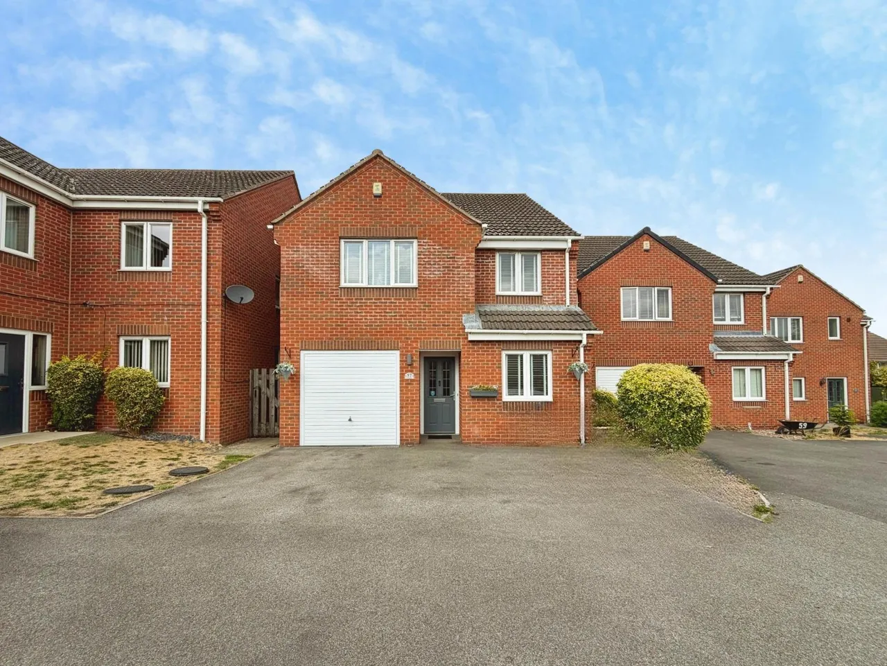 4 bed house for sale, Lowgates, Staveley, S43