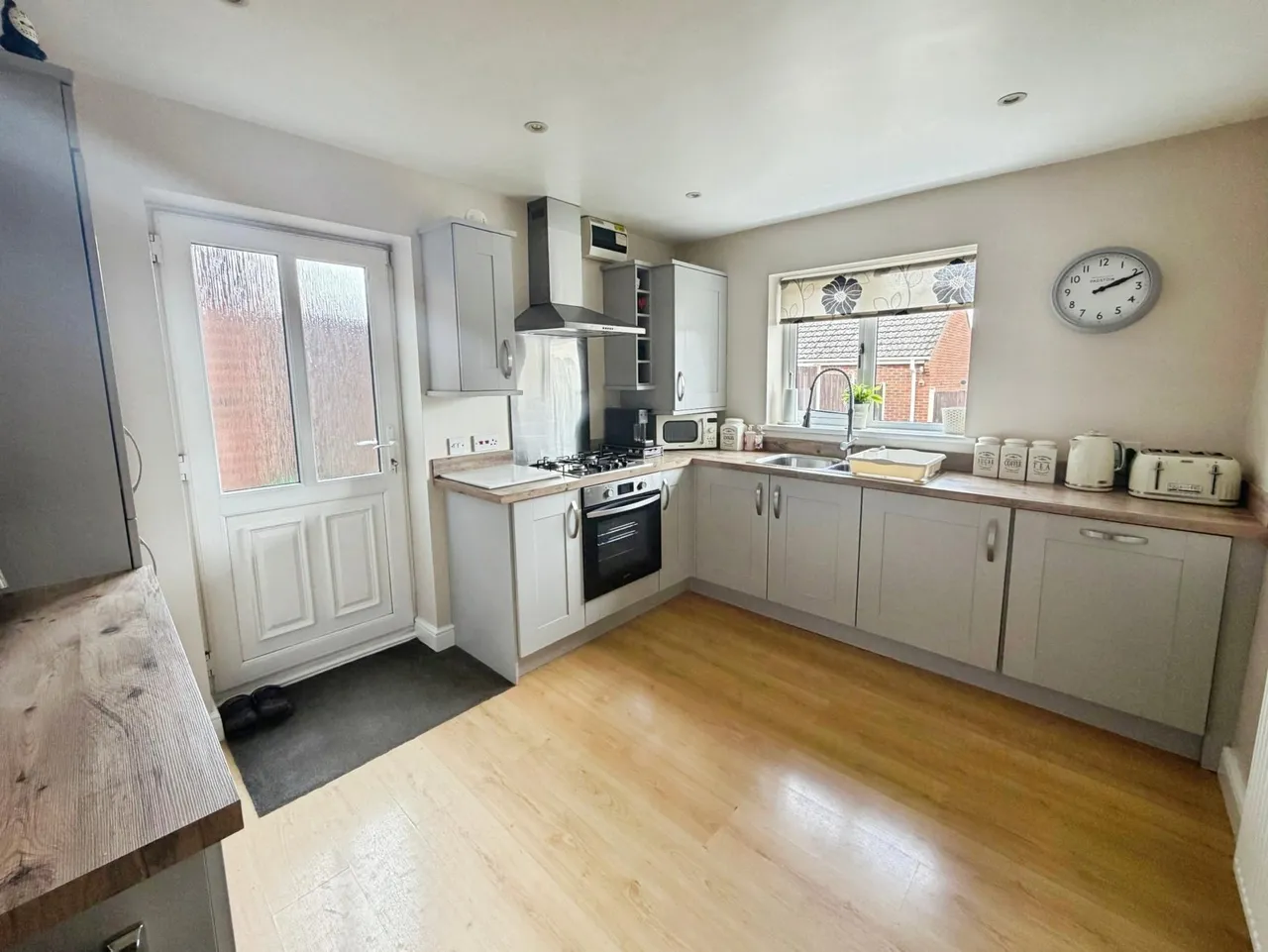 Lowgates, Staveley, S43, photo 4