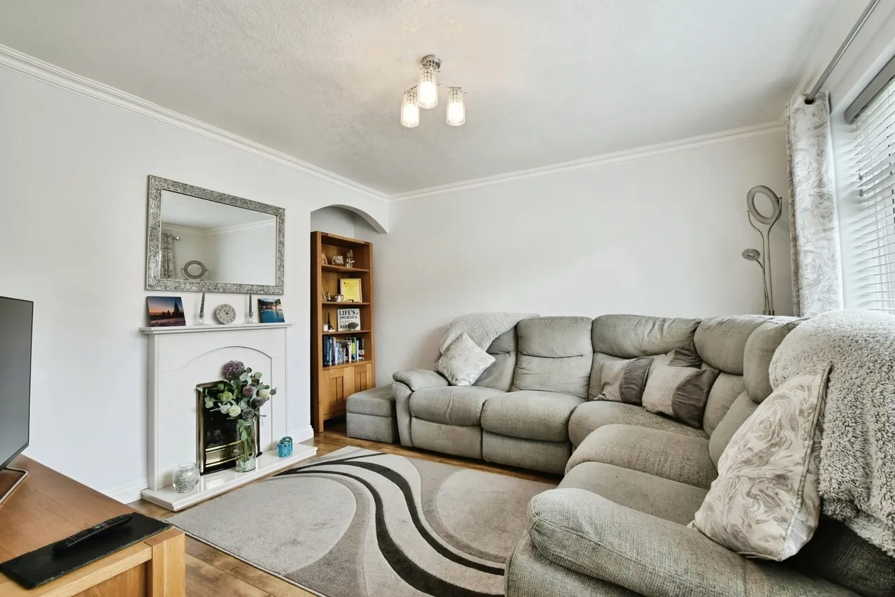 Bowerfield Crescent, Hazel Grove, Stockport, Greater Manchester, SK7, photo 2