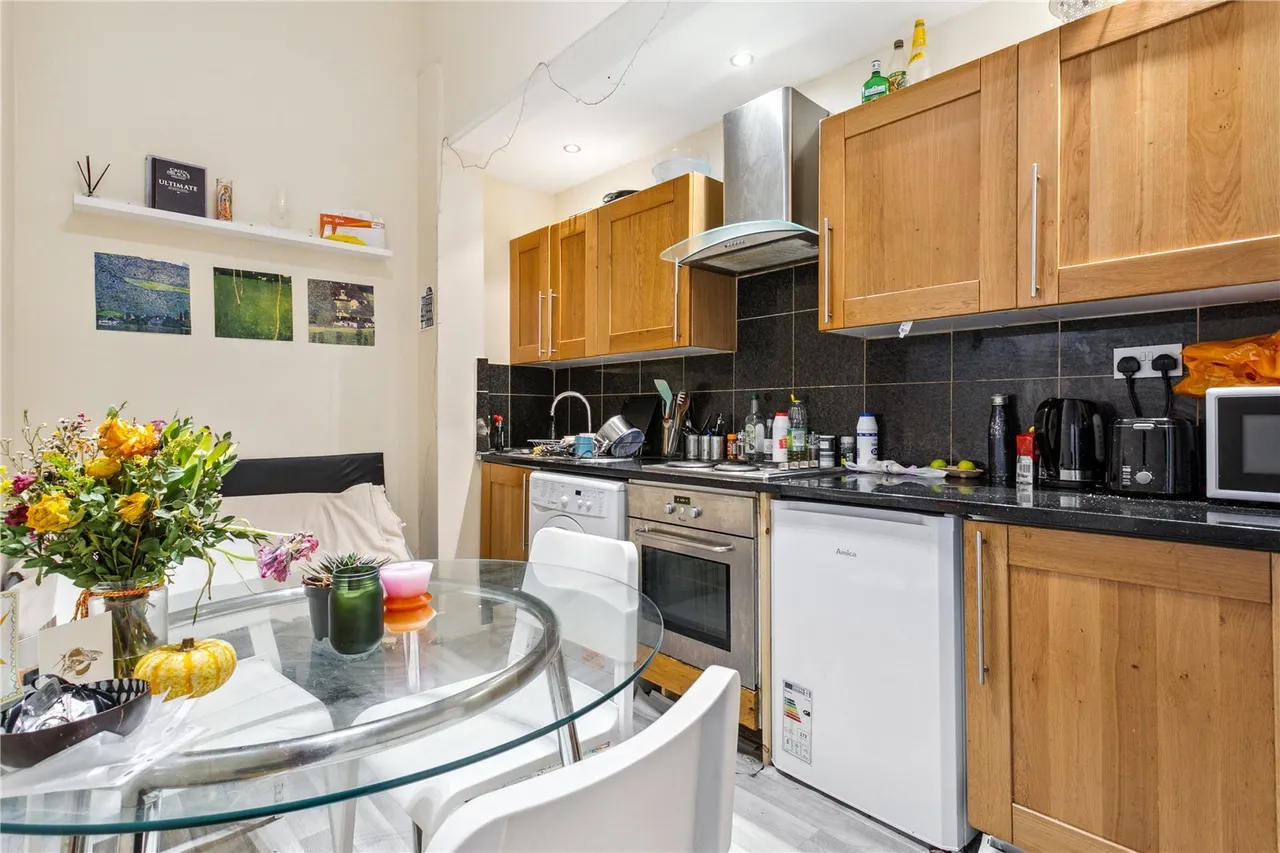 3 bed flat to rent, Hazelville Road, Archway, N19