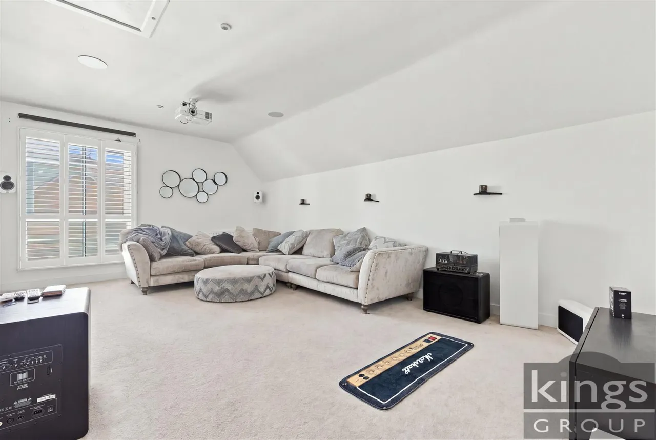 Markwick Avenue, Cheshunt, photo 7