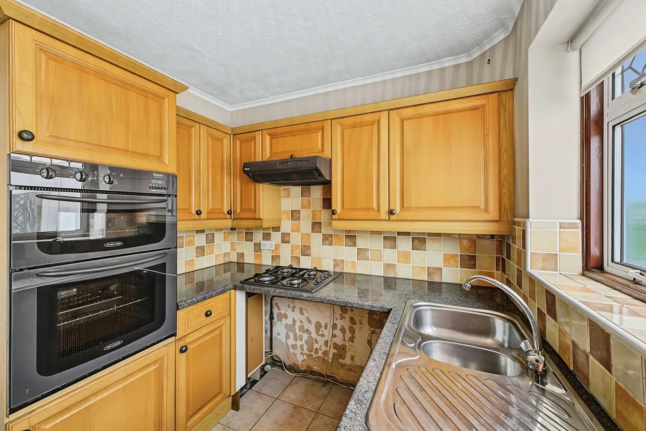 Harlestone Road, Northampton, Northamptonshire, NN5, photo 9