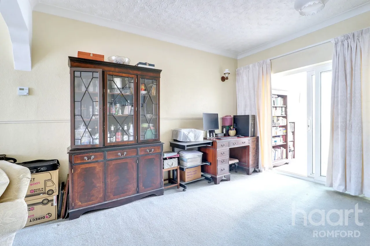 Rush Green Road, Romford, RM7, photo 10