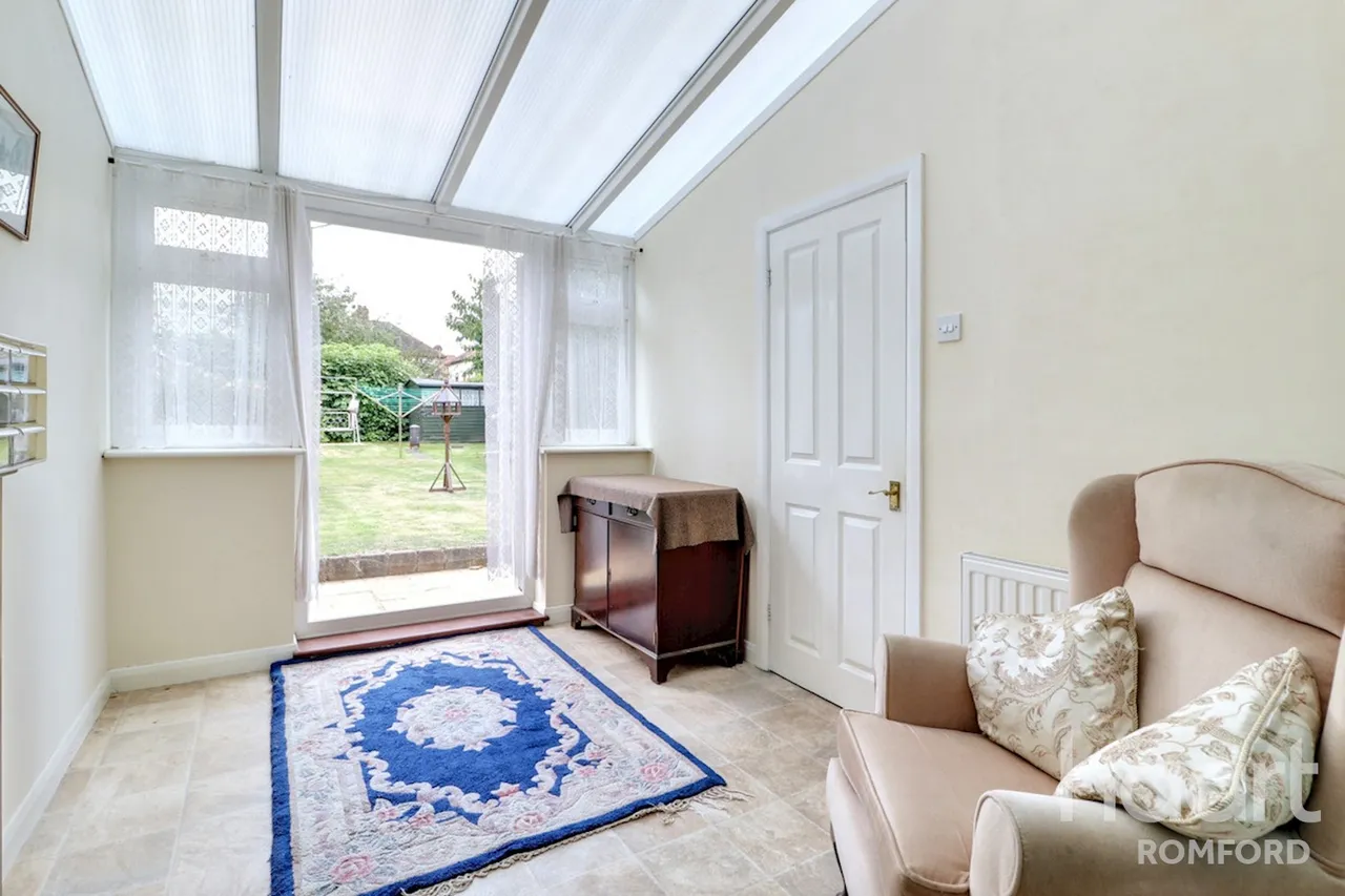 Rush Green Road, Romford, RM7, photo 8