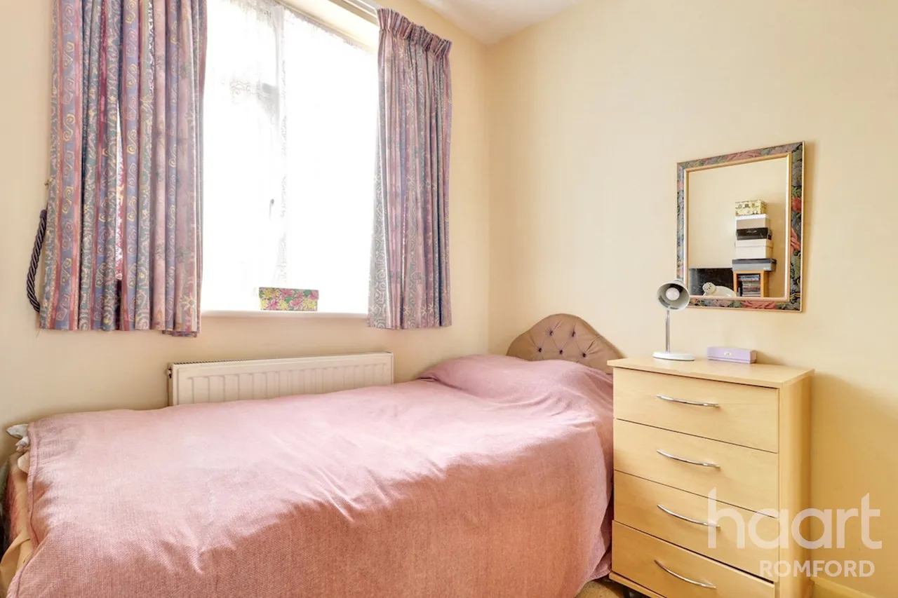 Rush Green Road, Romford, RM7, photo 19