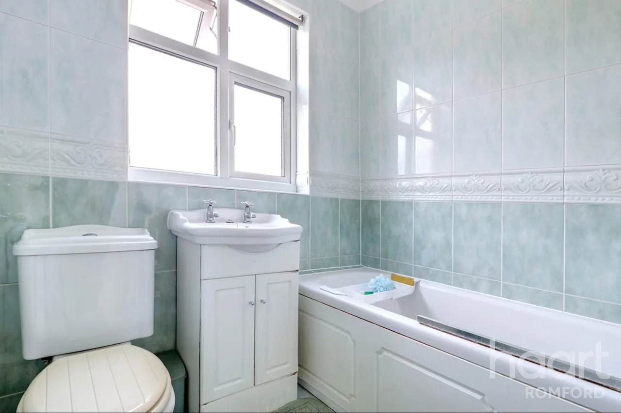 Rush Green Road, Romford, RM7, photo 15