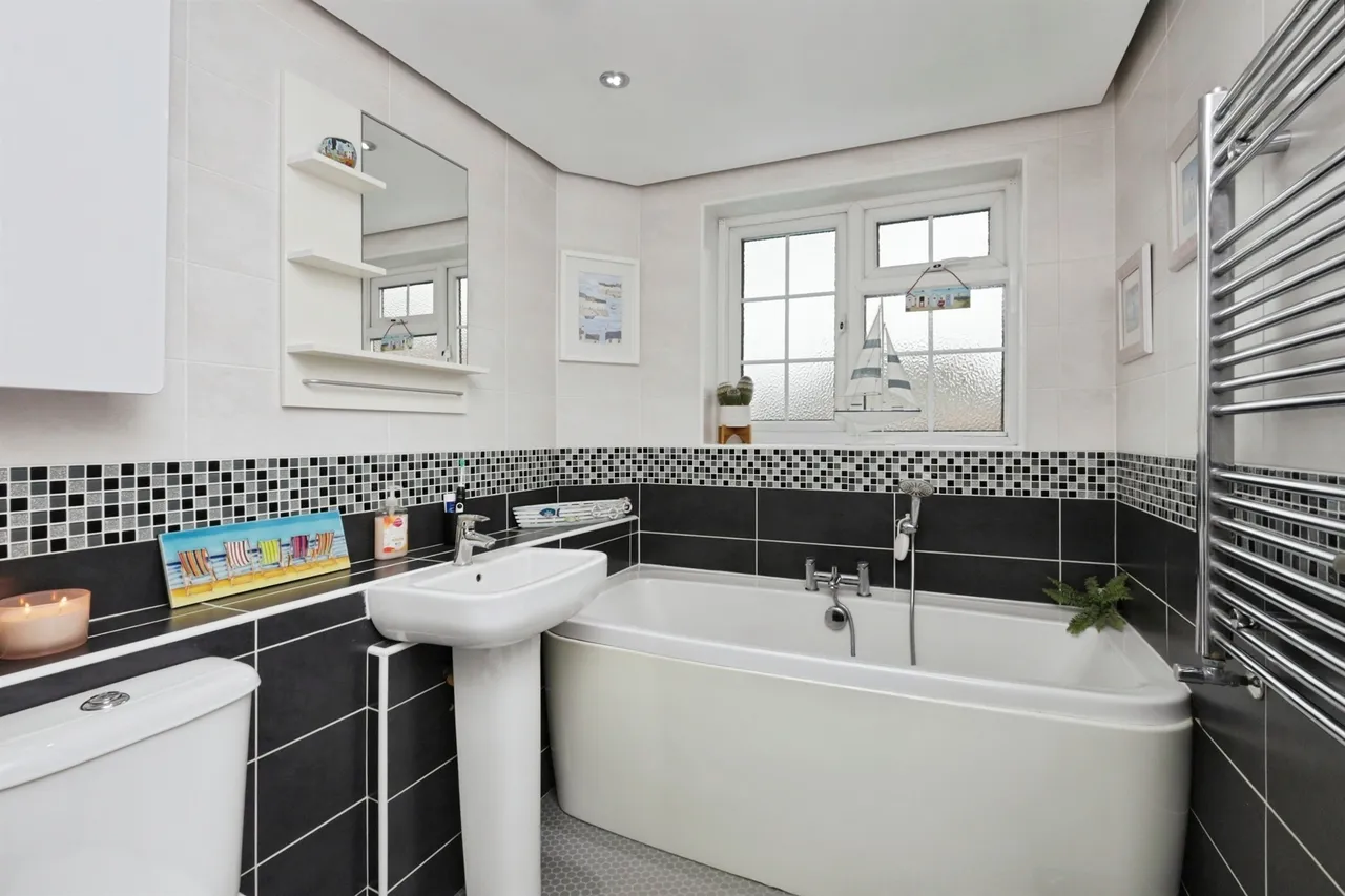 Howlett Drive, Hailsham, BN27, photo 17