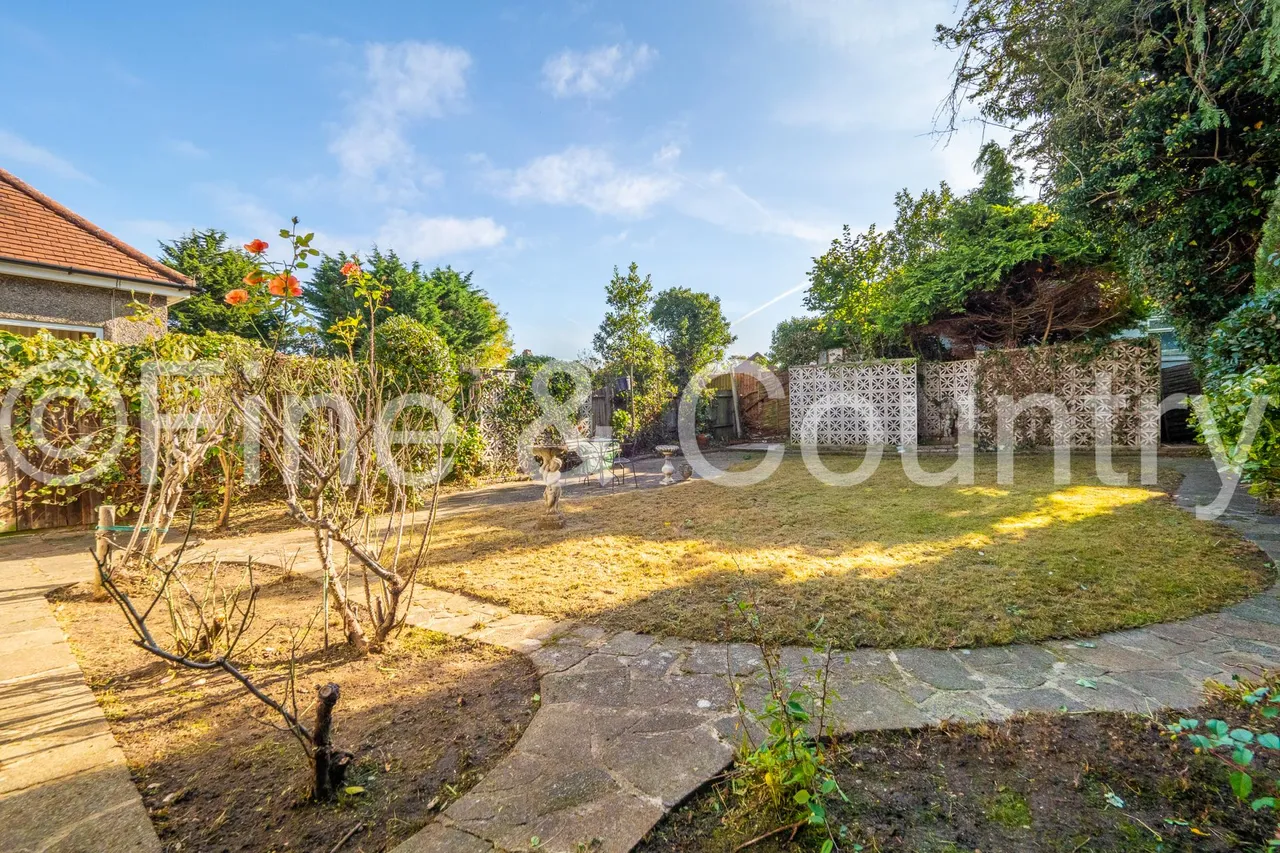 The Drive, Epsom, KT19, photo 11