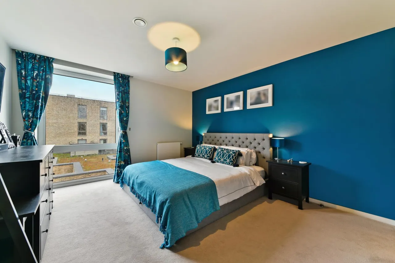 Paddlers Avenue, TW8, photo 7